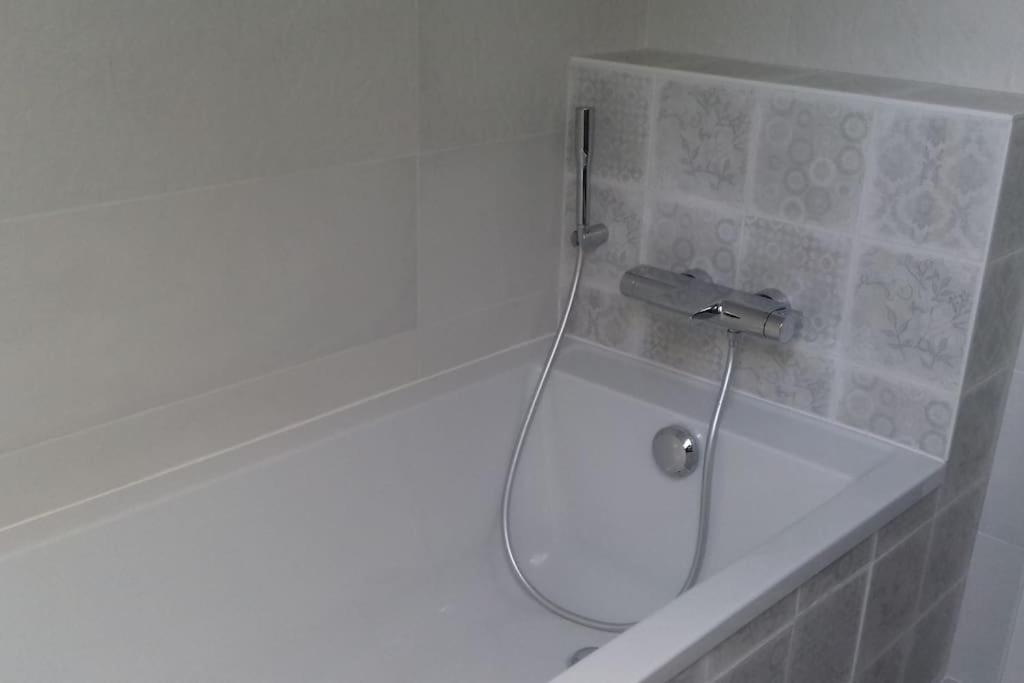 9 Pers 160 M² +Jardin- 10Mn Nantes -30Mn Mer Bouguenais Kültér fotó