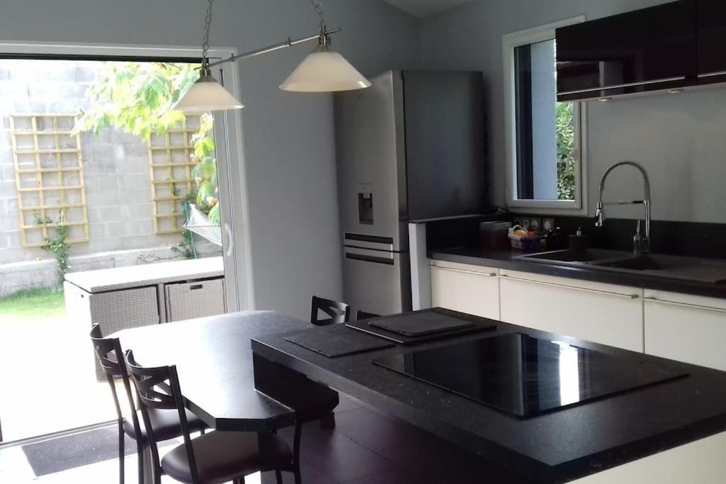 9 Pers 160 M² +Jardin- 10Mn Nantes -30Mn Mer Bouguenais Kültér fotó