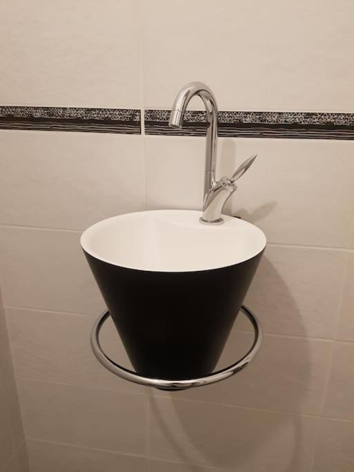 9 Pers 160 M² +Jardin- 10Mn Nantes -30Mn Mer Bouguenais Kültér fotó