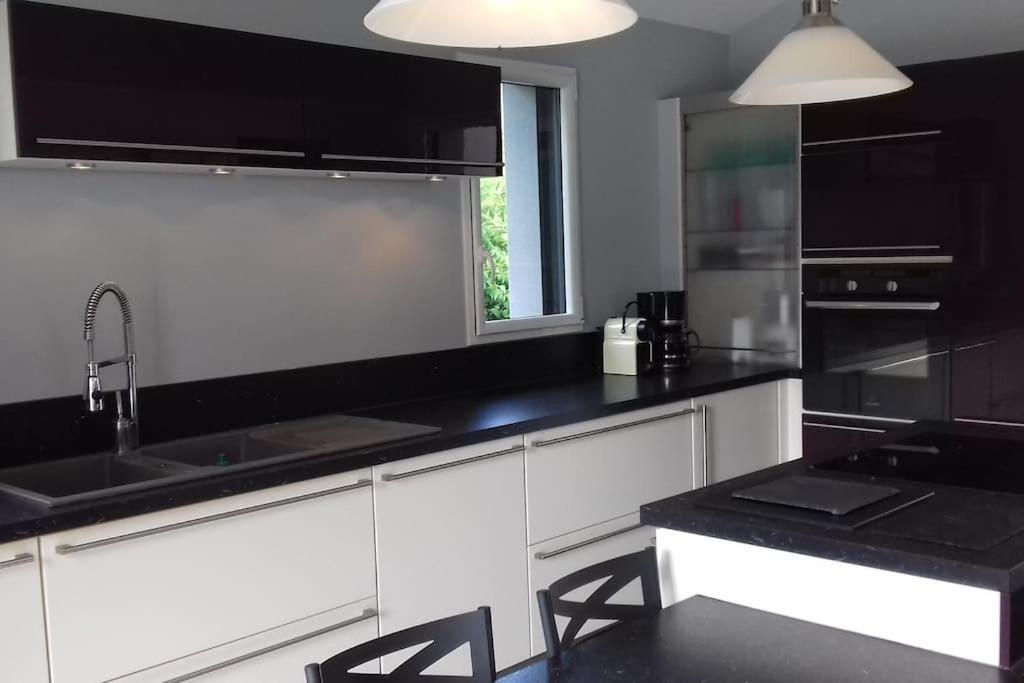 9 Pers 160 M² +Jardin- 10Mn Nantes -30Mn Mer Bouguenais Kültér fotó